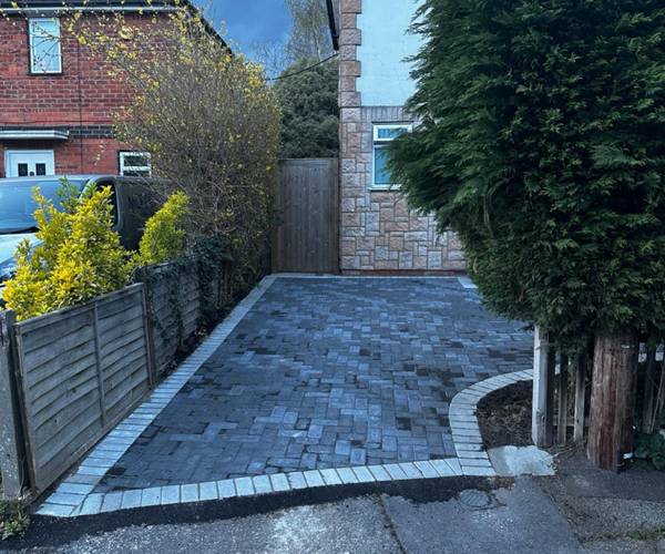 Parking on Padstow Gardens, RG2