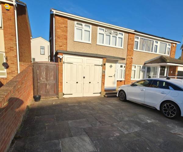 Parking on Berkeley Drive, RM11