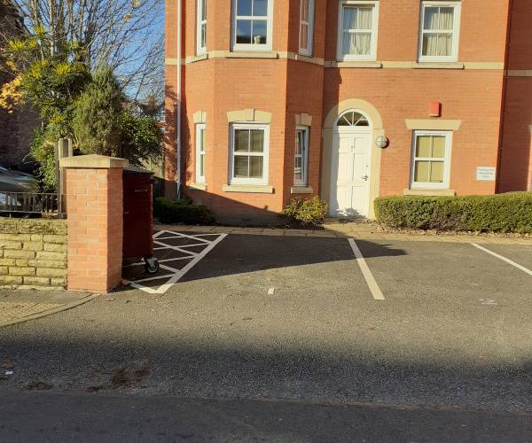 Whitelow Road, M21