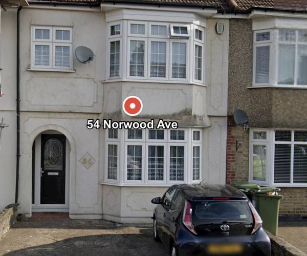 Parking on Norwood Avenue, RM7
