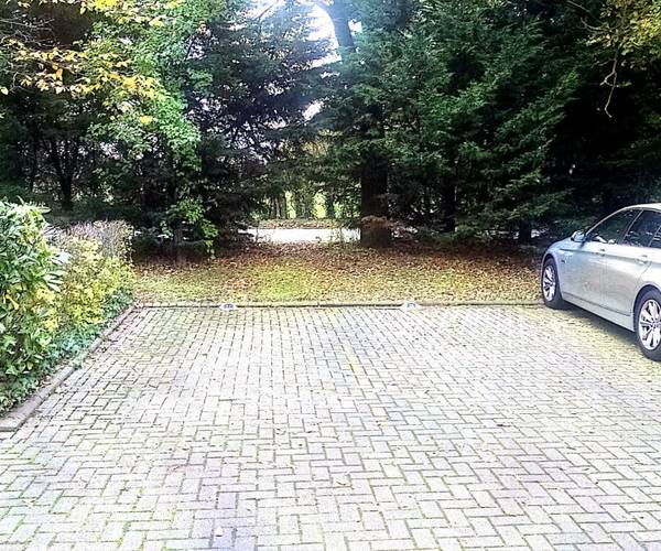 Acorn Grove, UB3