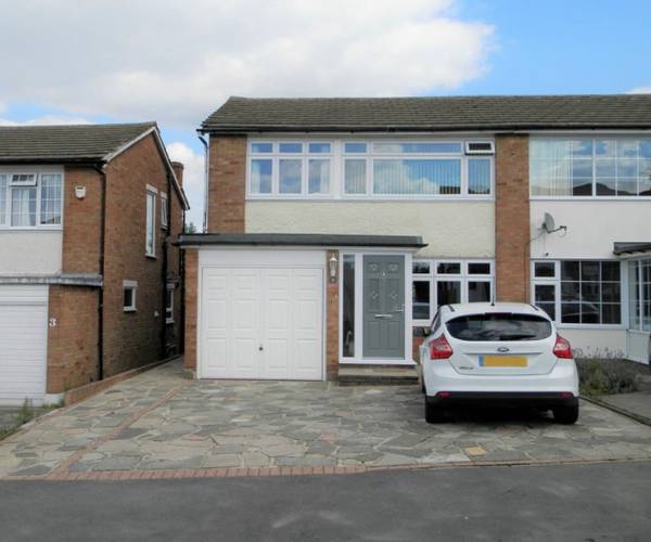 Parking on Berkeley Close, RM11