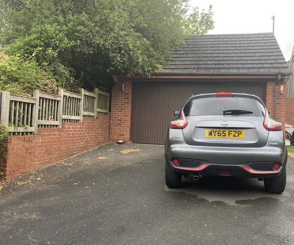 Field Maple Road, B74