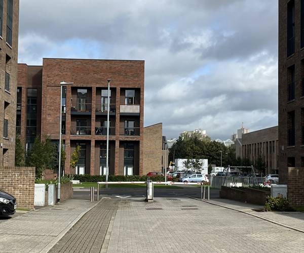 Parking on Apsley Place, G5
