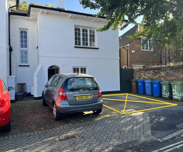 Parking on Wells Way, SE5