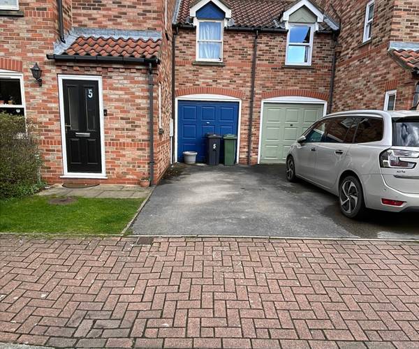 Parking on Hansom Place, YO31
