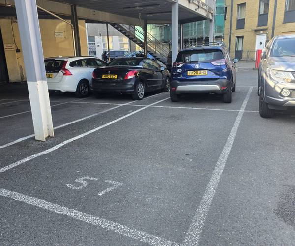 Parking on Whitehorse Road, CR0