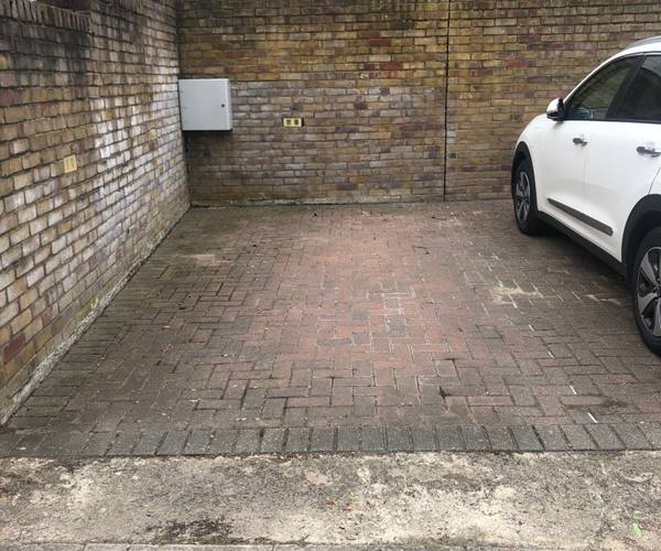 Parking on New Road, SE2
