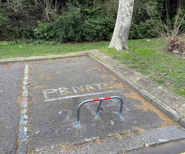 Parking on Nantes Close, SW18