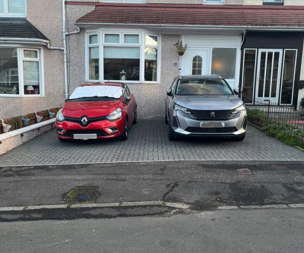 Parking on Kinmount Avenue, G44
