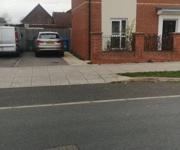 Parking on Kemp Avenue, L5