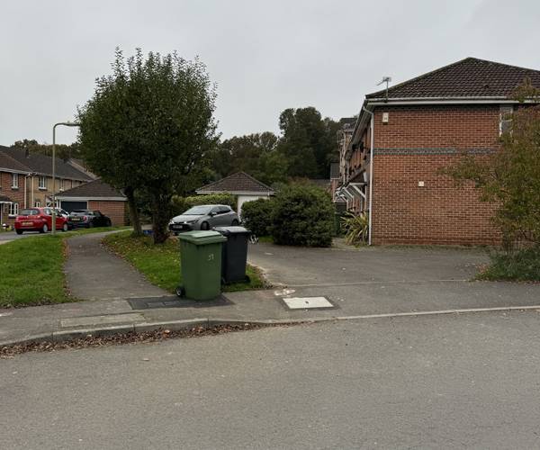 Parking on Saffron Way, PO15