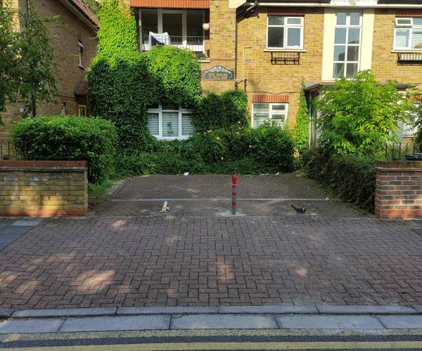 Parking on Oval Way, SE11