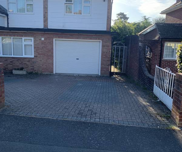 Parking on Oaks Drive, CO3