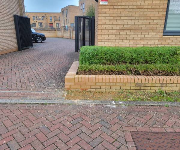 Parking on Ellis Road, CB2