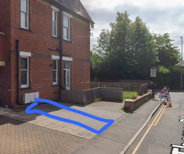 Parking on Queens Road, CM14