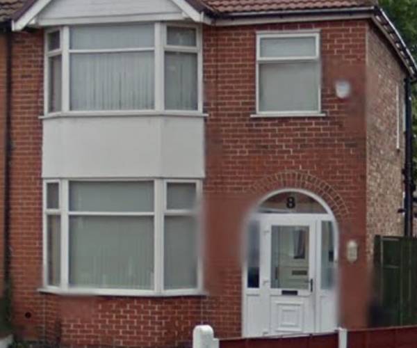 Parking on Tenby Avenue, M32