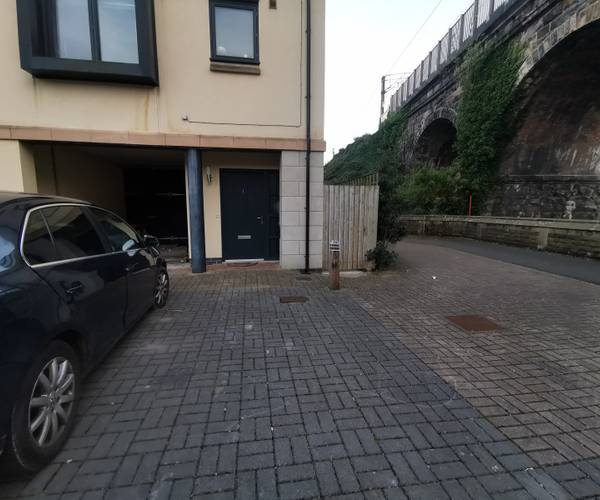 Parking on Mawson Mews, LA1