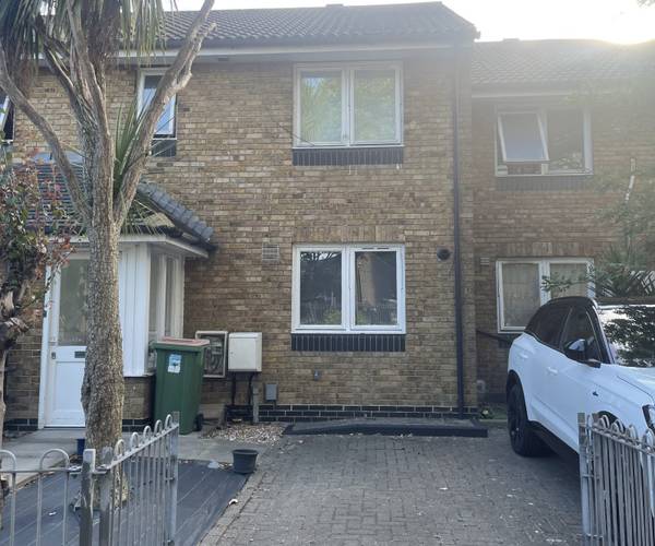 Parking on London Road, E13