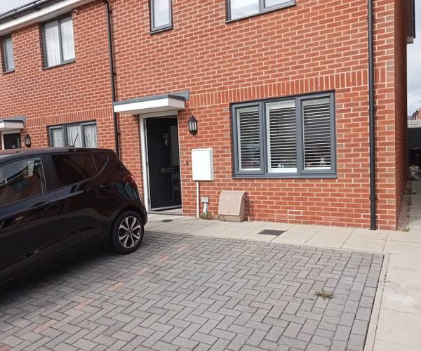 Parking on Old Saffron Lane, LE2