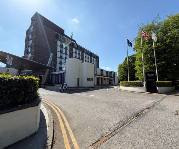 Crowne Plaza London Car Park - Gatwick Airport