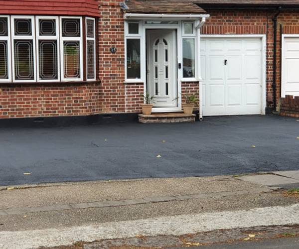 Parking on Copland Avenue, HA0