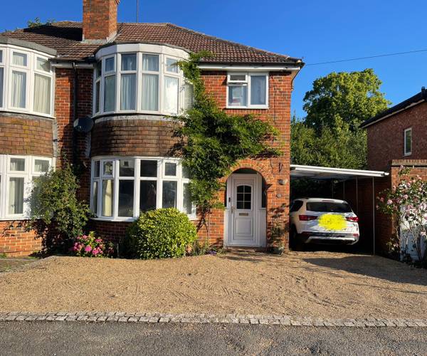 Parking on Highlands Close, KT22