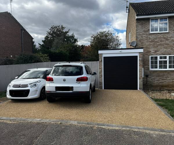 Parking on Grange Close, LU7