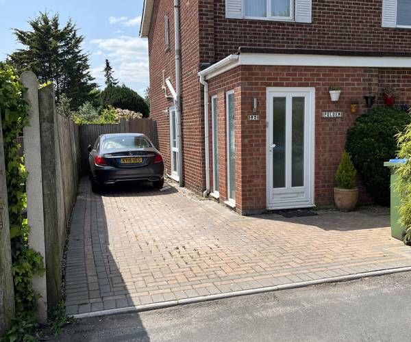 Parking on Laundry Road, SO16