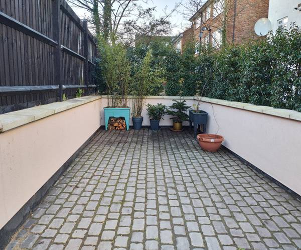 Parking on Kavanagh Mews, EN2