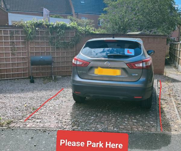 Parking on Riverside Drive, LN5
