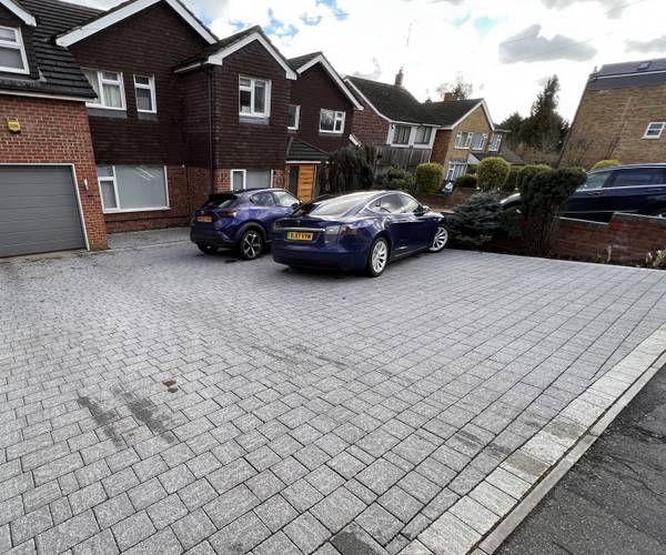 Private Drive on Springfield Road,Leighton Buzzard