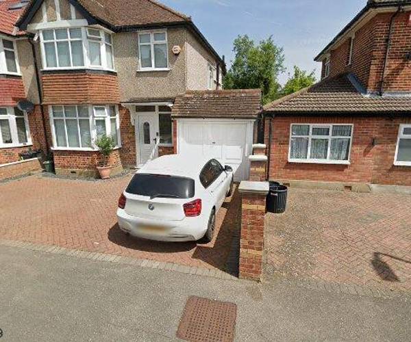Parking on Ferndown, HA6