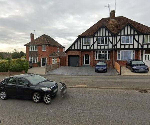 Parking on London Road, NN15
