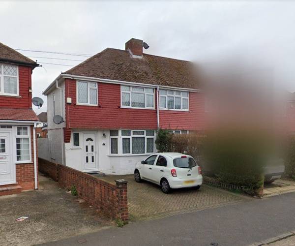 Parking on Lansbury Avenue, TW14