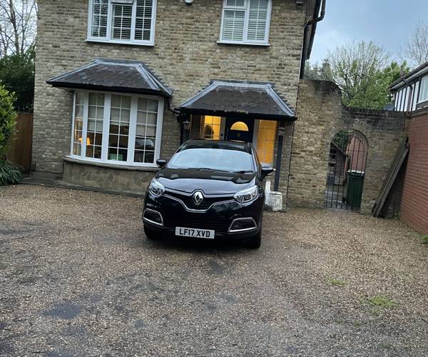 Parking on Hampton Court Way, KT8