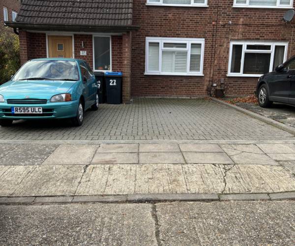 Parking on Mount Close, EN4