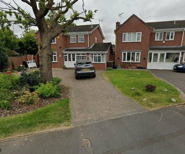 Oakslade Drive, B92