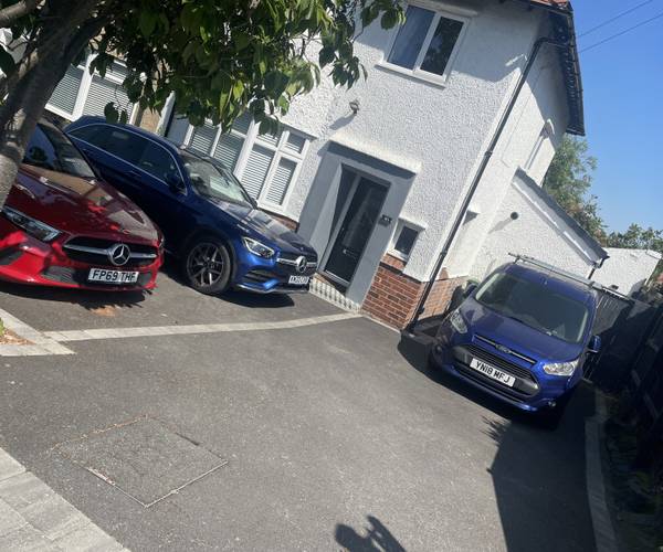 Parking on Black Horse Hill, CH48