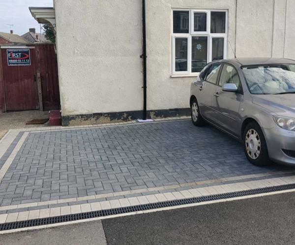 Parking on Lindisfarne Road, RM8