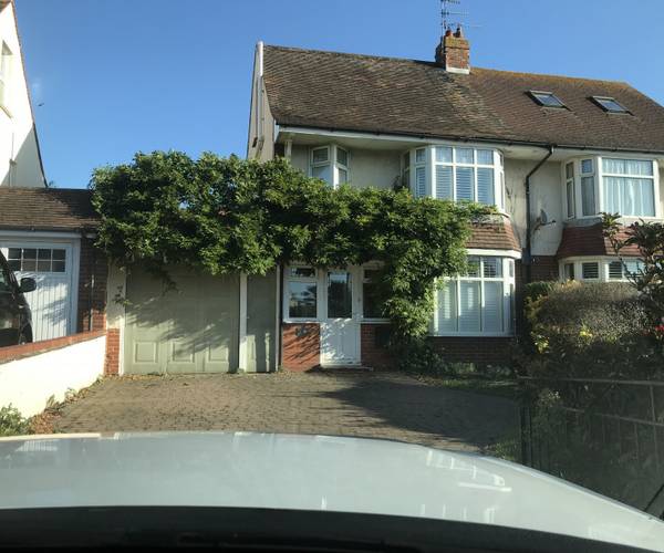 Parking on Upper Shoreham Road, BN43