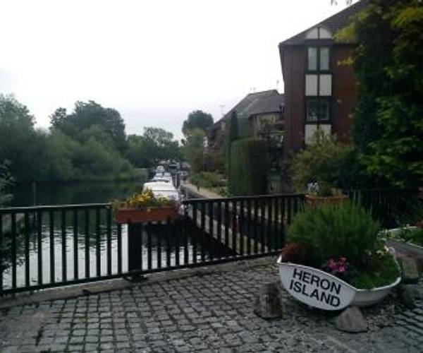 Parking on Heron Island, RG4