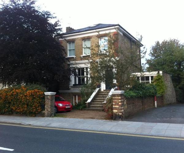 5 mins walk Tufnell Park Tube