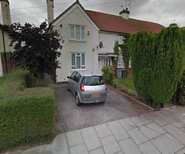 Parking on Valley Road, CH62