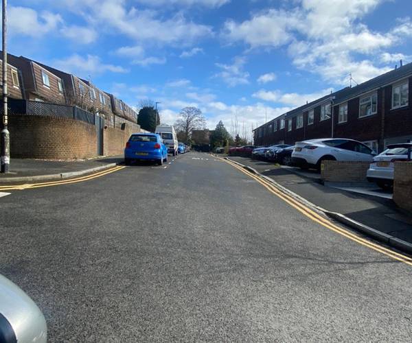 Hillview, SW20
