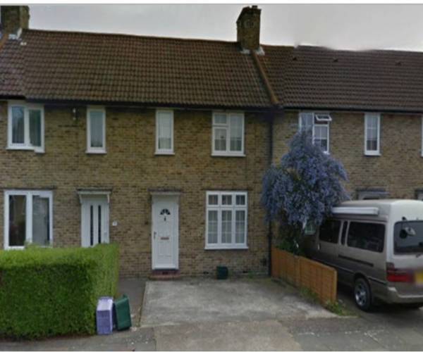 Parking on Bordesley Road, SM4