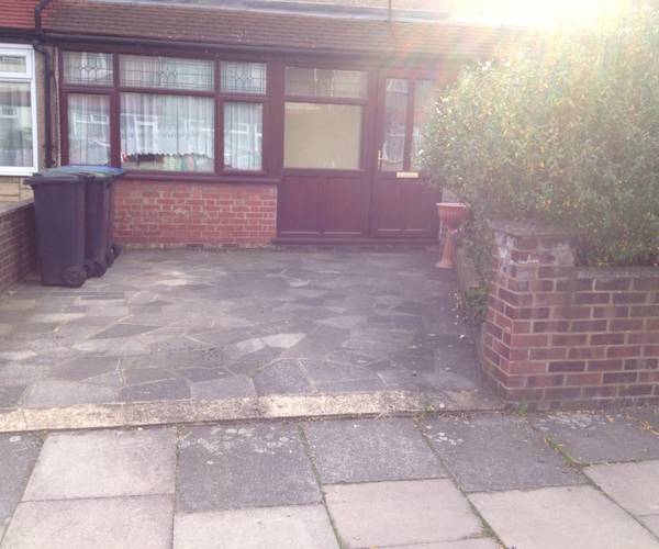 Parking space on Leyburn Road