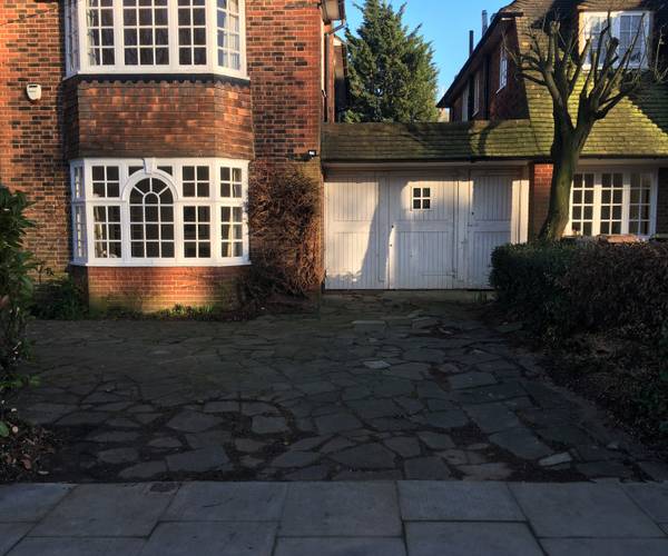 Parking on Twyford Avenue, N2