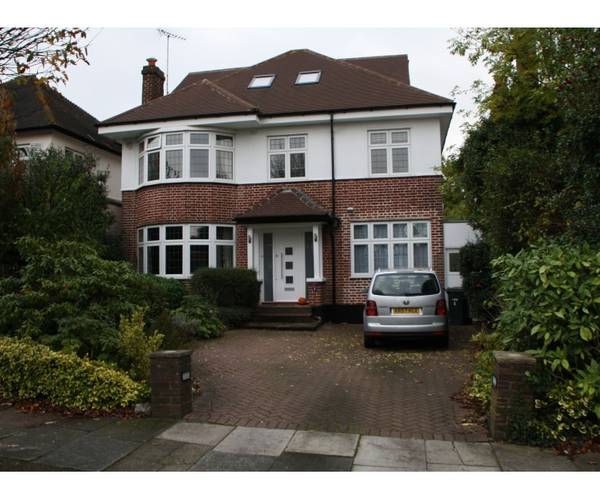 Parking on Russell Grove, NW7