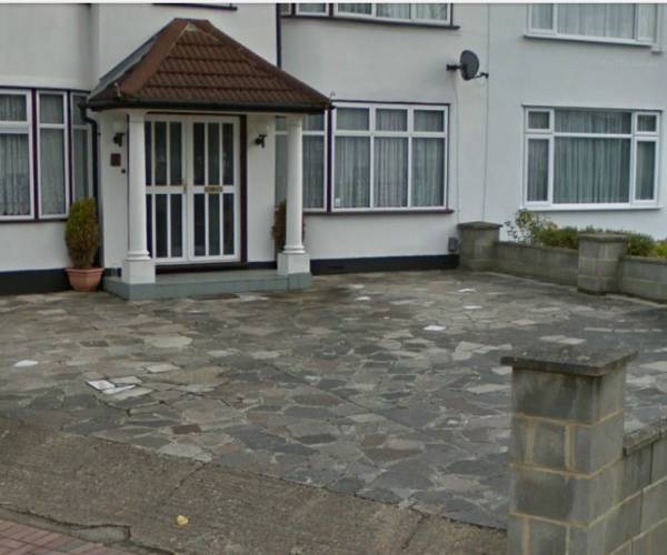 Parking on Uxendon Hill, HA9